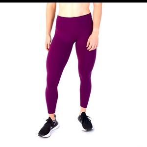 Fleo El Toro 25” Leggings, Size Small, Plum